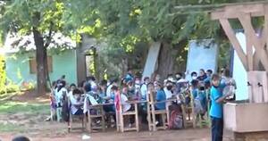 La Nación / Más escuelas en peligro de derrumbe: unos 450 niños dan clases al aire libre en Itauguá