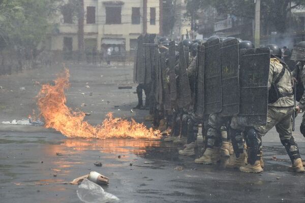 AI ve uso excesivo de fuerza por Policía paraguaya en protestas por pandemia - Mundo - ABC Color