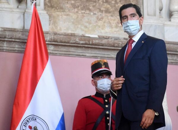 Ejecutivo nombra a comisario como nuevo viceministro de Seguridad Interna - Nacionales - ABC Color