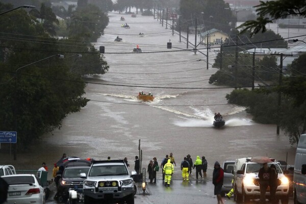 Dos fallecidos y miles de evacuados por inundaciones en Australia - 1000 Noticias
