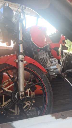 Motociclista choca contra transeúnte frente a IPS de CDE - La Clave