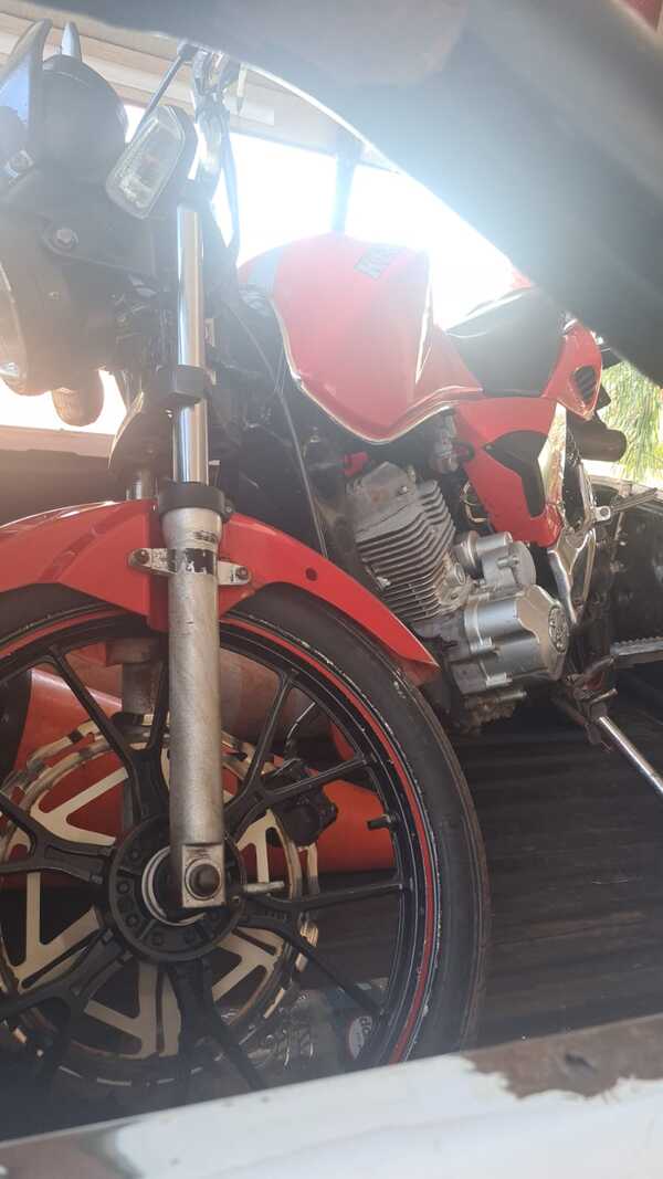 Motociclista choca contra transeúnte frente a IPS de CDE - La Clave