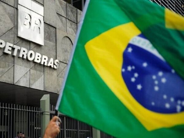 Brasil: Bolsonaro destituye a presidente de Petrobras por recurrentes subas de combustible