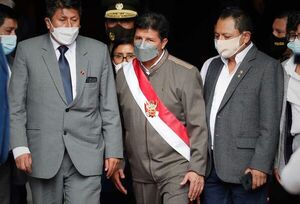 Castillo supera juicio político y sigue en la presidencia de Perú - Mundo - ABC Color