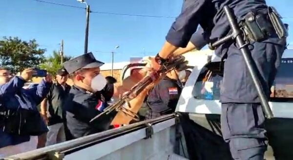 Policía halla armas blancas, drogas y bebidas tras requisa en la Penitenciaría de PJC