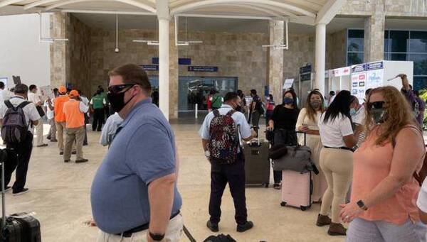 Crónica / [Video] Guarará en Cancún: pensaron en tiroteo, pero solo cayeron letreros