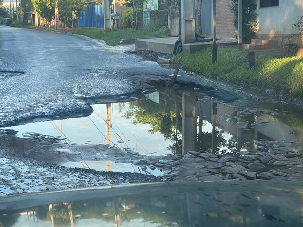 Parte de las principales avenidas de San Lorenzo están destrozadas, admiten - 1000 Noticias
