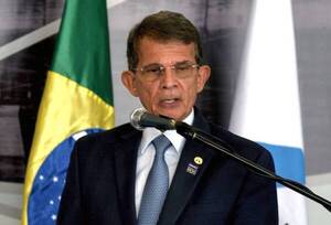 Por suba de combustibles, Bolsonaro destituye al presidente de Petrobras