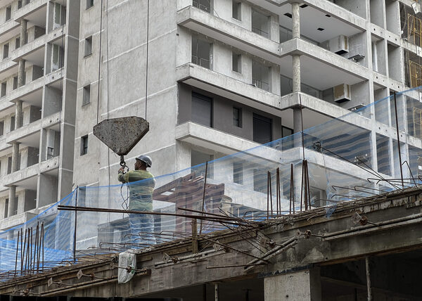 Brasil crea 328.507 puestos formales en febrero, el mejor resultado desde agosto - MarketData