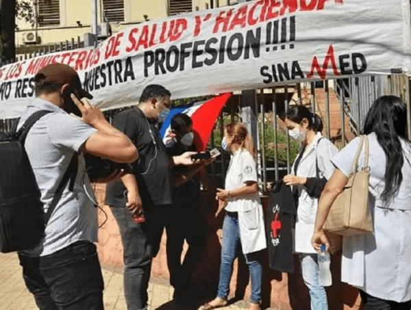 Médicos exigen igualdad en la carga horaria · Radio Monumental 1080 AM