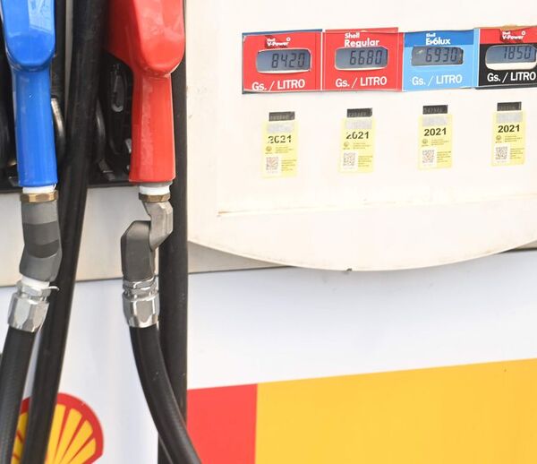 Gasolineros ya hablan de despidos masivos por inequidad en ventas - Nacionales - ABC Color