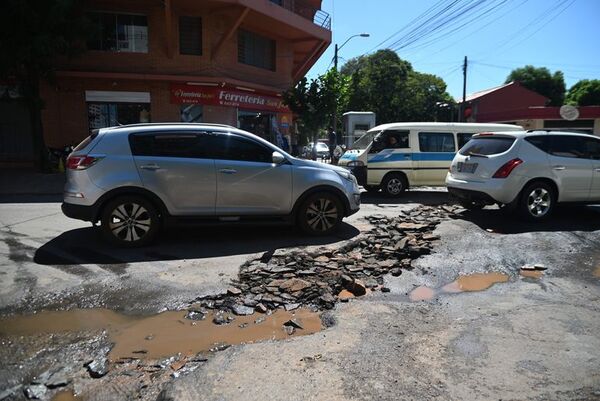 Barrio Herrera: vecinos denuncian calles destrozadas por la Essap - Nacionales - ABC Color