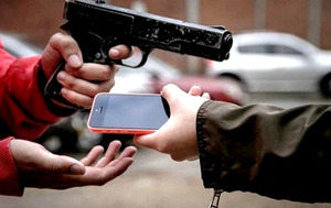 Motoasalantes roban celular a una adolescente de 15 años en Coronel Oviedo – Prensa 5