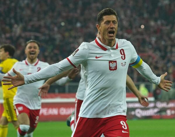 Lewandowski lleva a Polonia al Mundial ante una Suecia sin gol - Fútbol Internacional - ABC Color