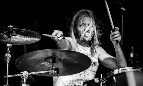 Foo Fighters cancela su gira por la muerte del batería Taylor Hawkins - El Independiente