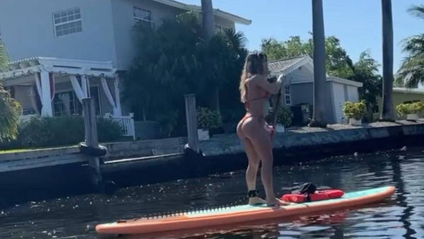 Crónica / ¡Quebranto! La "vecinita" paraguaya, haciendo su pasada así de sexy