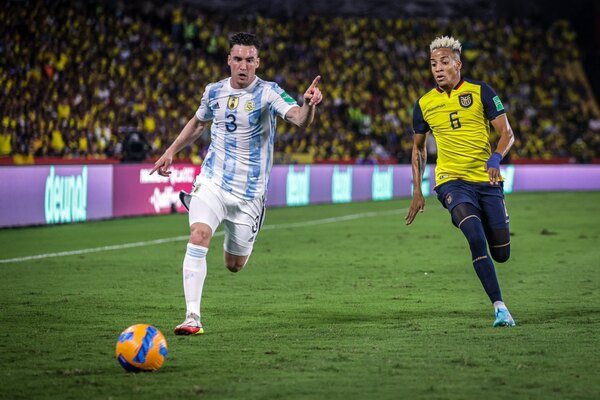 Ecuador evita la caída ante Argentina con un penal cerca del final