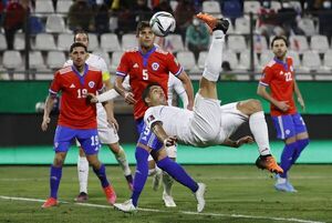 De chilena, Luis Suárez elimina  a Chile - Fútbol - ABC Color