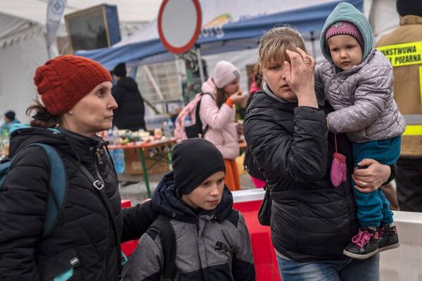 Guerra Ucrania - Rusia: Refugiados ucranianos que huyen de la guerra superan los 4 millones - Mundo - ABC Color