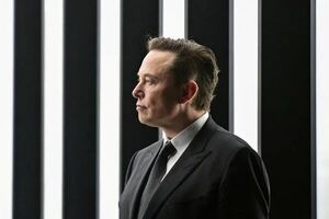 Elon Musk prepara robots con personalidades humanas