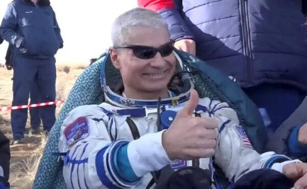 Rusia trae a Tierra a dos cosmonautas rusos y a un astronauta estadounidense