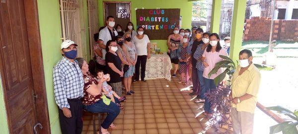 Una treintena de pacientes asisten a club de diabéticos e hipertensos