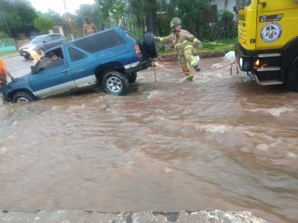 Diario HOY | Tormenta trajo consigo raudales, árboles caídos y vehículos atrapados