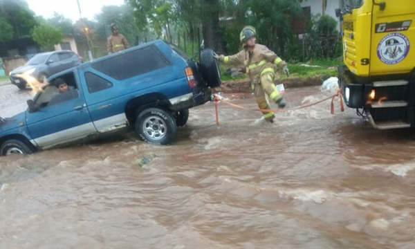 Central: Tormenta trajo consigo raudales, árboles caídos y vehículos atrapados - OviedoPress