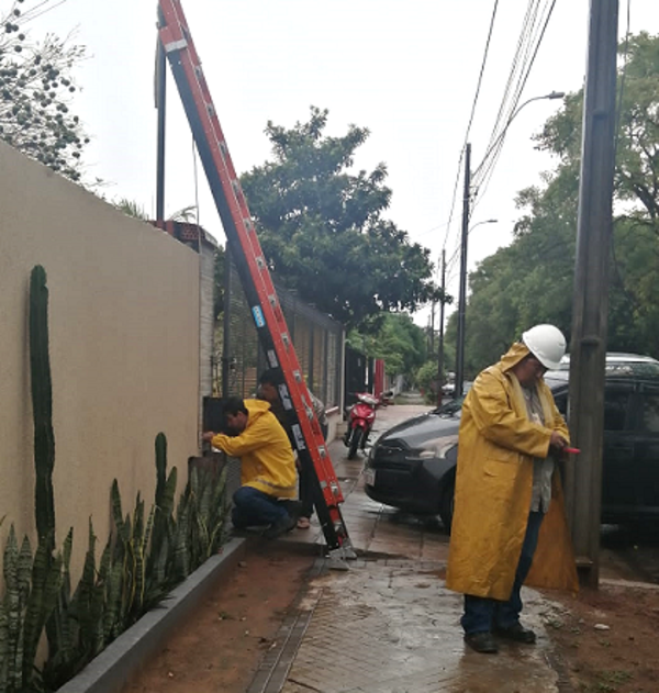 ANDE reporta daño en 25 alimentadores de Asunción y Área Metropolitana tras temporal - .::Agencia IP::.