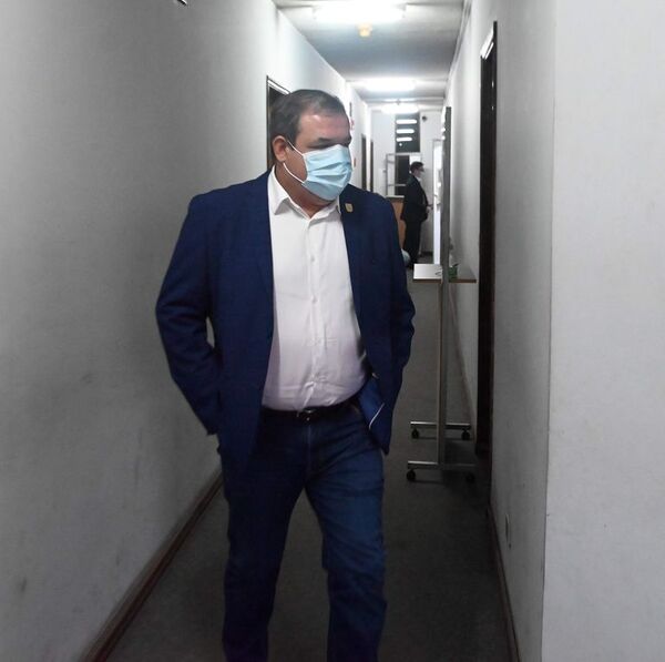 Autoridades de Conajzar se abstienen a declarar por caso tragamonedas, quiniela y reducción del canon - Nacionales - ABC Color