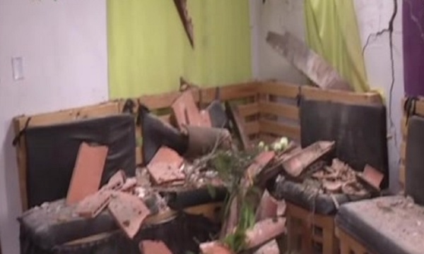 Cayó árbol y niños se salvaron de milagro en Villa Elisa - SNT
