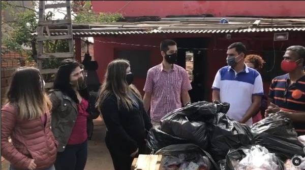 Crónica / Abrigando Paraguay: La iniciativa de jóvenes que busca dar calor