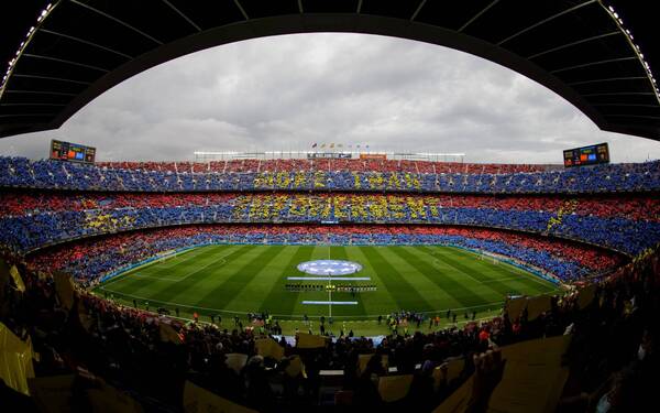Crónica / Fútbol femenino: Barça eliminó al Real Madrid y metió más de 90 mil personas
