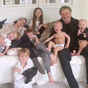 Alec Baldwin y su esposa aguardan a su séptimo hijo juntos - Gente - ABC Color