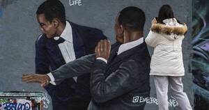 La Nación / Bofetada de Will Smith en mural alemán