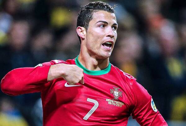 Crónica / ¡A Cristiano le pidieron su esperma en plena cancha!