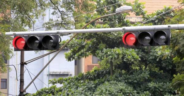 La Nación / Instalarán 72 nuevos semáforos inteligentes para tratar de agilizar tránsito en Asunción