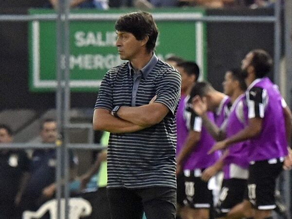 Libertad, en la defensa del liderazgo - Fútbol - ABC Color