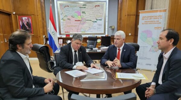 Metrobús: MOPC recibe G. 40.000 millones de póliza de seguro