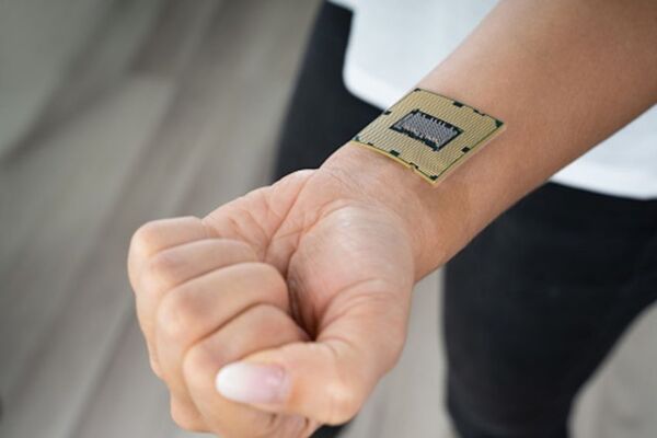 "En el futuro, los celulares serán tatuajes electrónicos" - Futura 97.5 FM