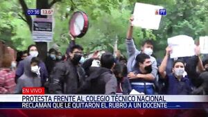 Alumnos del CTN exigen que devuelvan rubro a un docente