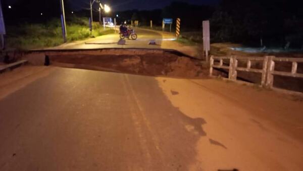 ¿Puente de Capiatá se derrumbó por sismo?