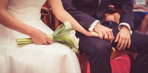 Crónica / A 3 minutos de dar el sí, anuló su matrimonio por un comentario del novio