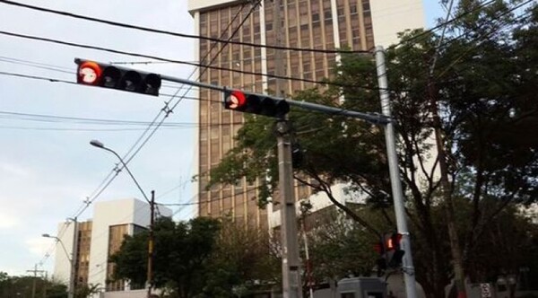 Diario HOY | Prevén instalar nuevos semáforos inteligentes en las calles de Asunción