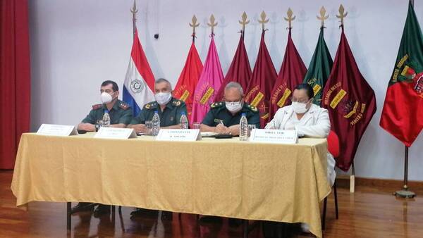 Crónica / Milicos niegan torturas a cadetes: uno se cayó de un árbol y otros no se adaptan he'i