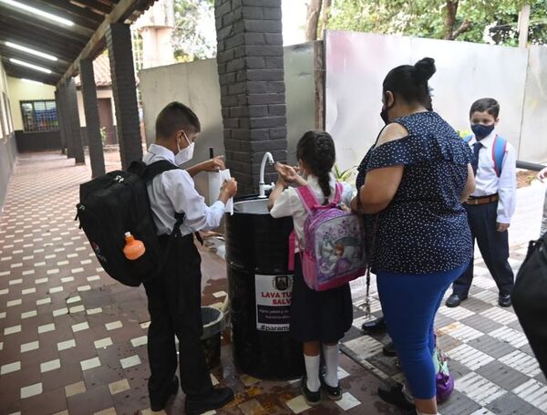 Instan al lavado de manos ante rebrote de infección de manos, pies y boca en población infantil - Nacionales - ABC Color