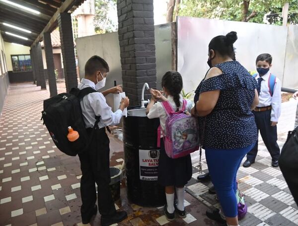 Instan al lavado de manos ante rebrote de infección de manos, pies y boca en población infantil  - Nacionales - ABC Color