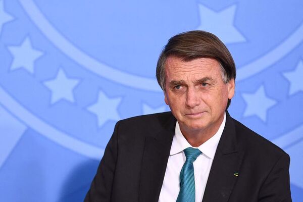 Brasil: Bolsonaro reforma Gobierno por elecciones y perfila “fórmula militar” contra Lula - Mundo - ABC Color