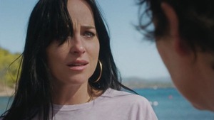 Diario HOY | "La hija oscura" de Gyllenhaal triunfa en los premios Spirit del cine independiente
