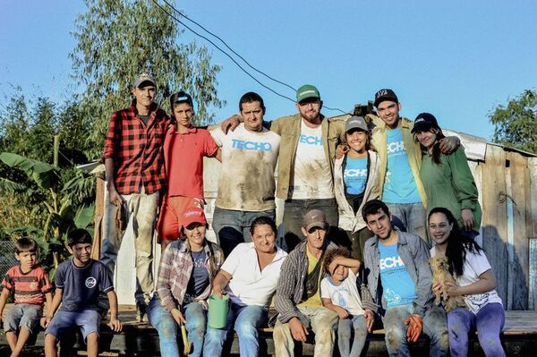TECHO inicia sus actividades masivas con la construcción de 130 viviendas de emergencia - Nacionales - ABC Color